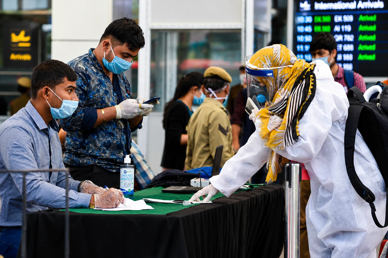 countries tighten travel rules as ebola risk spurs global border measures.webp